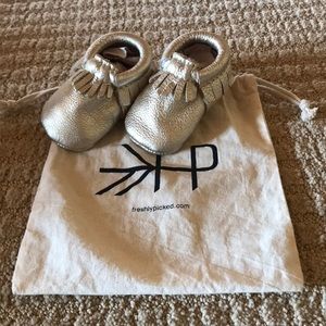 EUC Freshly Picked Mocs. Size 1